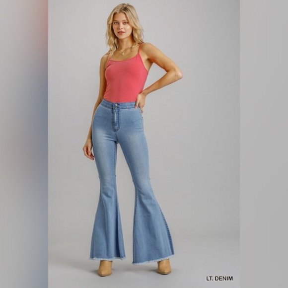 Umgee | High Rise Fringe Hem Bell Bottom Stretch Denim Jeans Light Wash New 3 - Picture 6 of 14